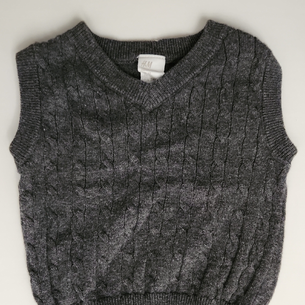 H&M Gray V-Neck Cable Knit Sweater